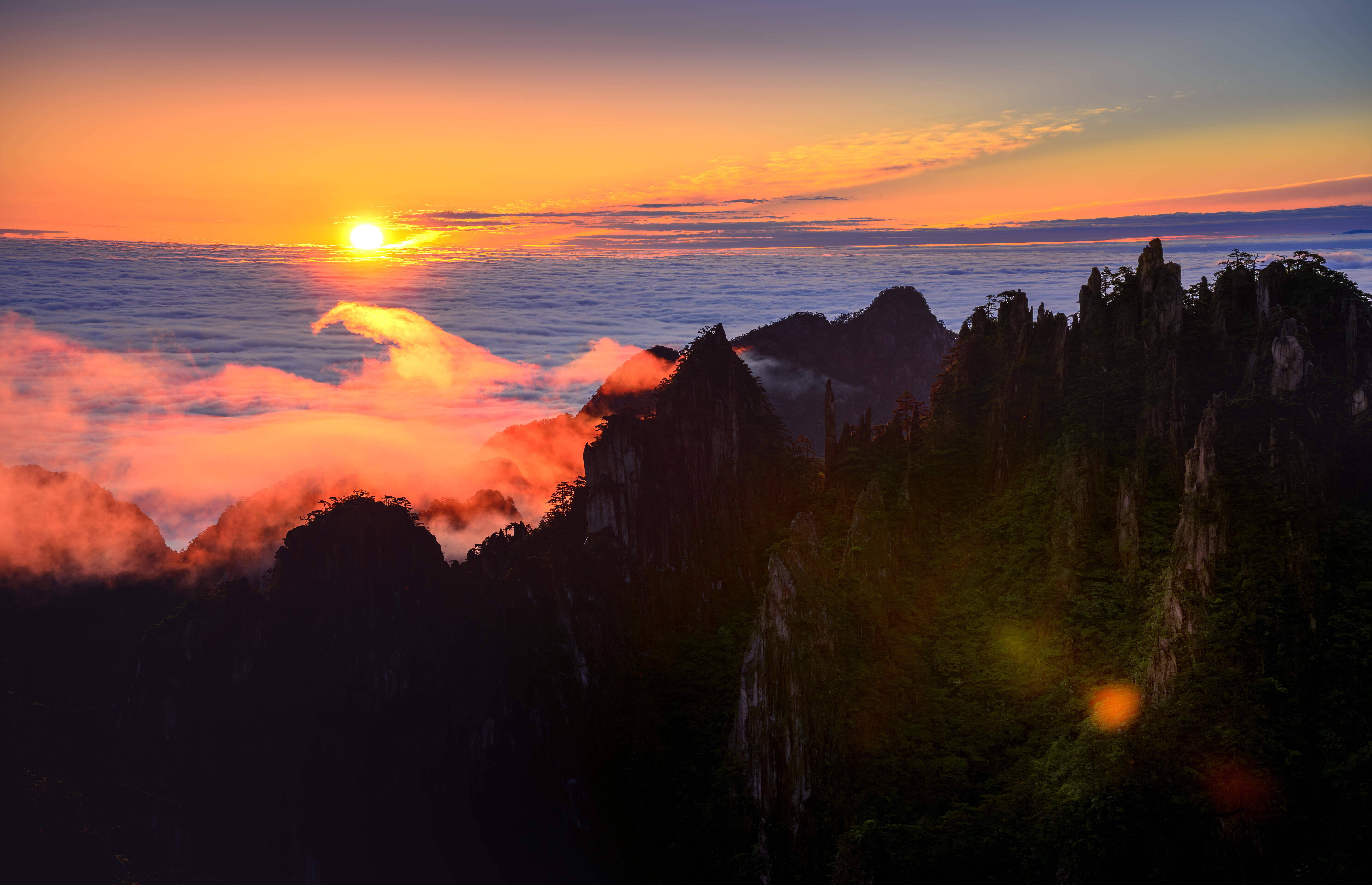 3-Day Huangshan & Hongcun: Mountains, Mist & Ancient Villages